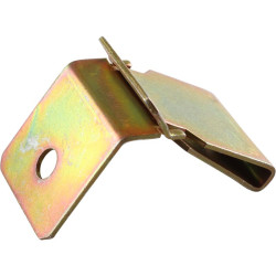 Retaining clip for sliding door step insert